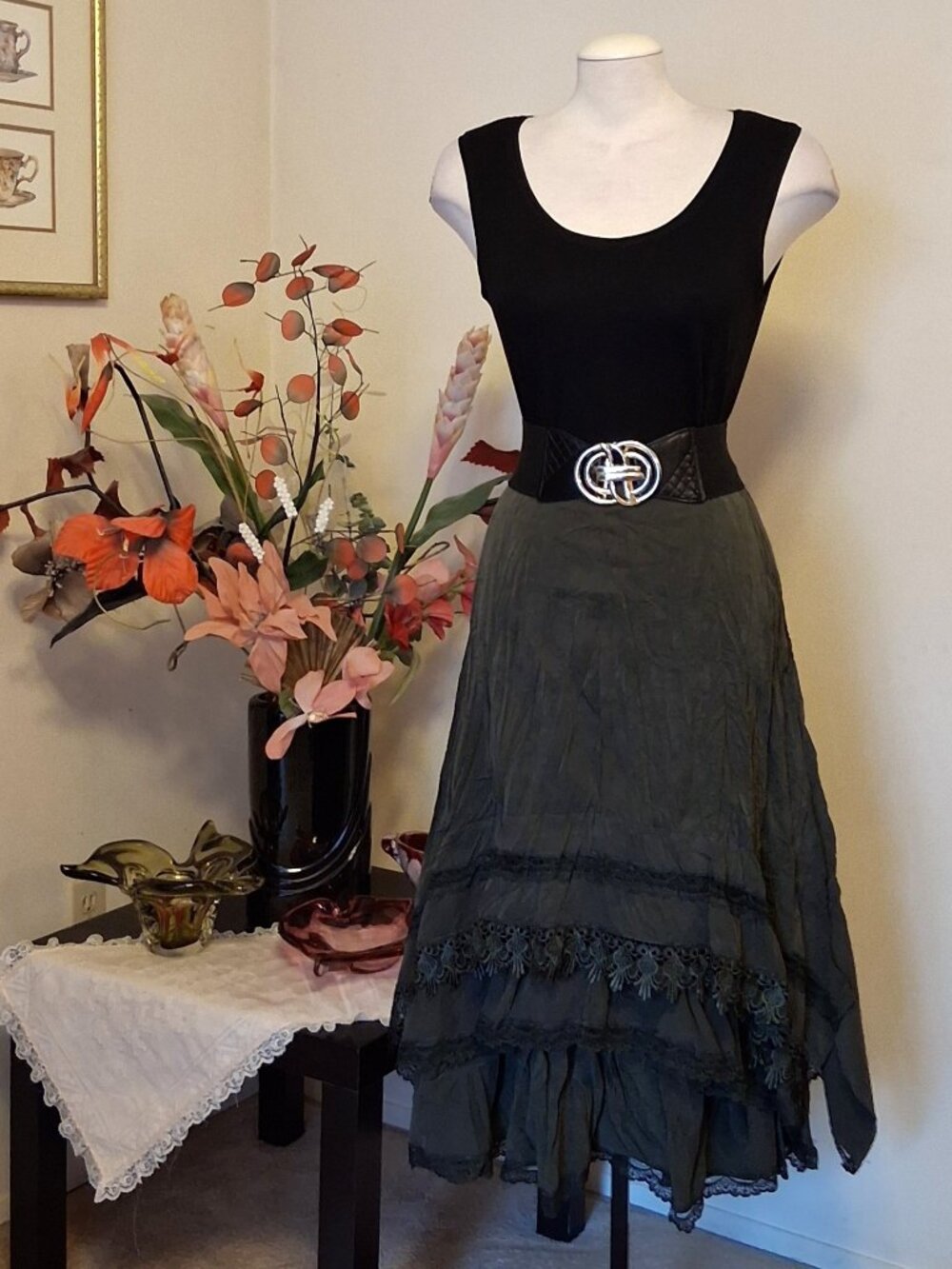 New Unique Lace Design High Quality Green Ruffle Tiered Lined Midi Skirt 12